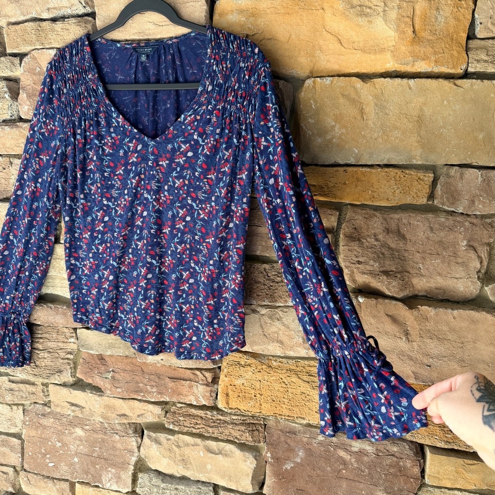 Lucky Brand V-neck Blue Floral Long sleeve Viscose Boho Country Western Top M - Picture 4 of 13